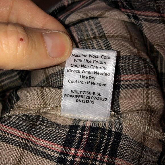 Evereve Womens Large Tan Plaid Long Sleeve V Neck Pullover Shirt Blouse Top Sz L - Picture 10 of 10